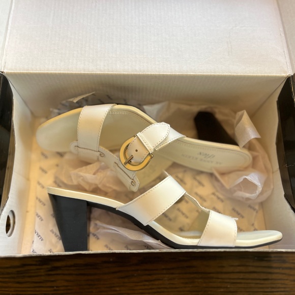 Anne Klein Alfani white heeled flex sandals WITH BOX Size 7M - Picture 10 of 11